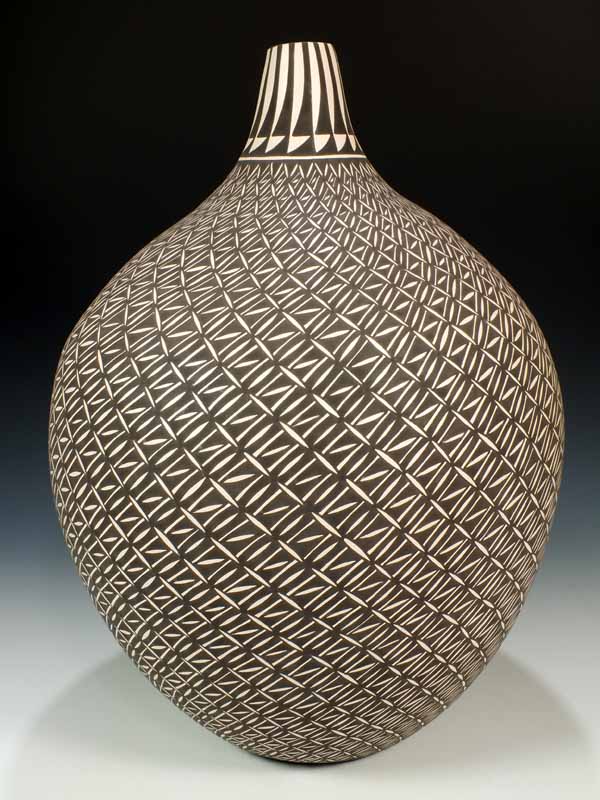 Acoma Pottery, CLETUS VICTORINO