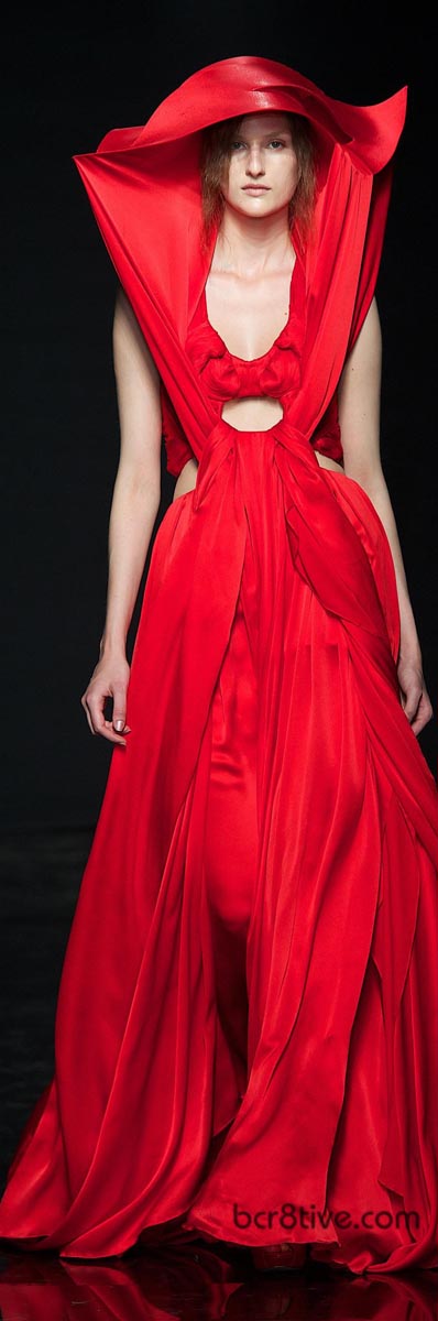 Yiqing Yin – Fall Winter 2012 Paris Fashion Week 