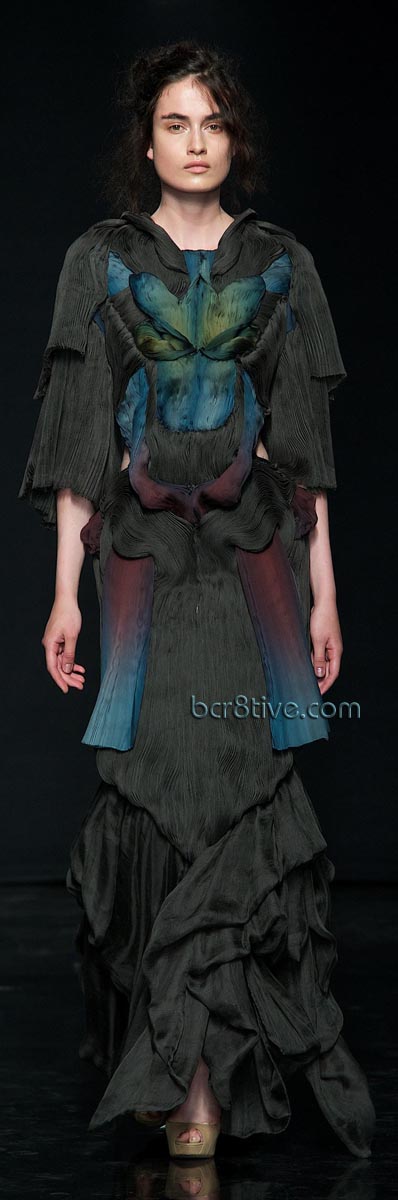 Yiqing Yin – Fall Winter 2012 Paris Fashion Week 