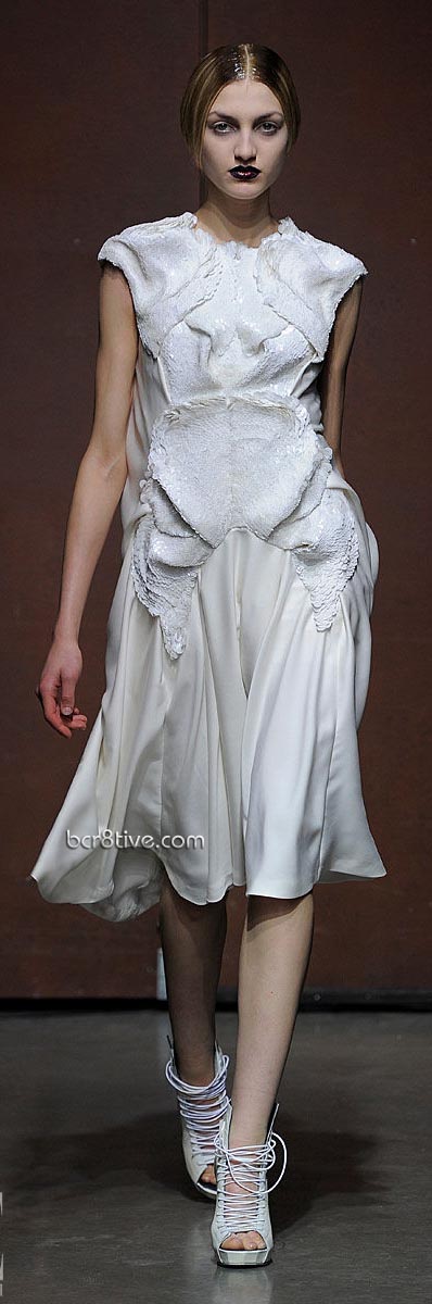 Yiqing Yin – Spring Summer 2012 Paris Fashion Week 