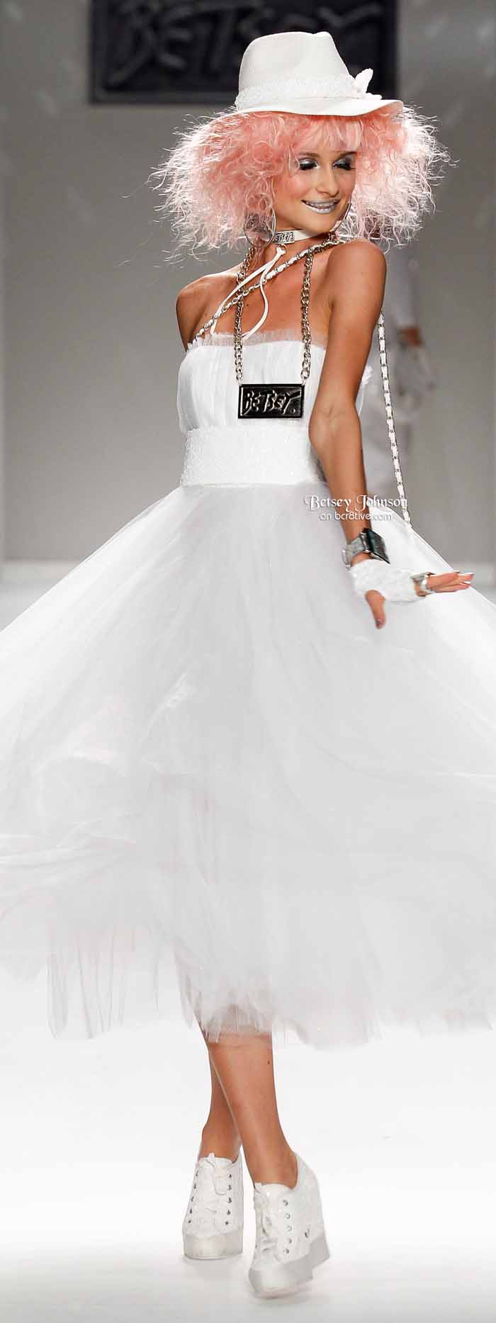 betsey johnson wedding dress