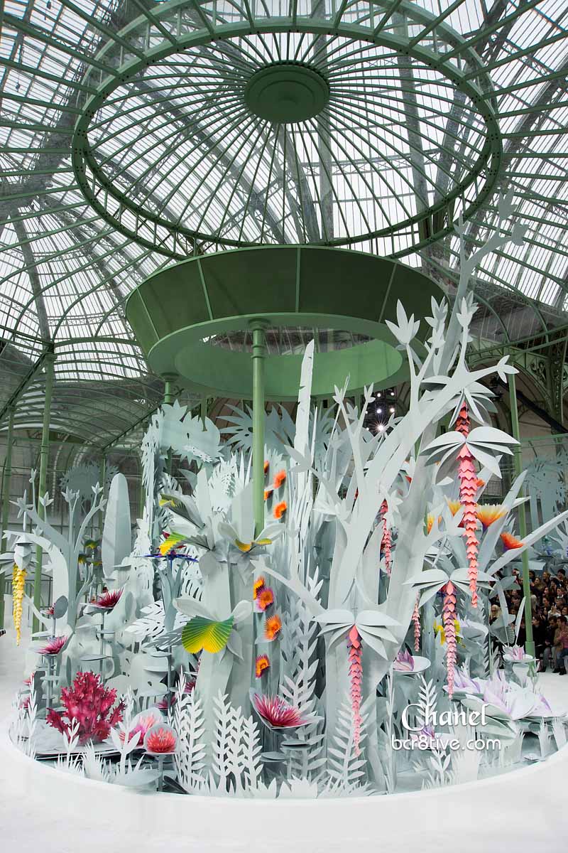 Chanel Spring 2015 Couture - Animated 3D Paper Garden