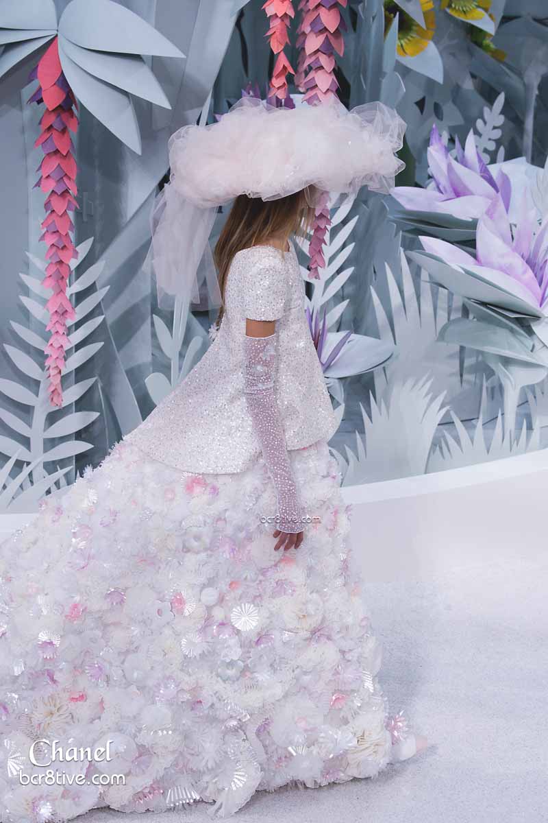 Chanel Spring 2015 Couture Paper Garden Runway