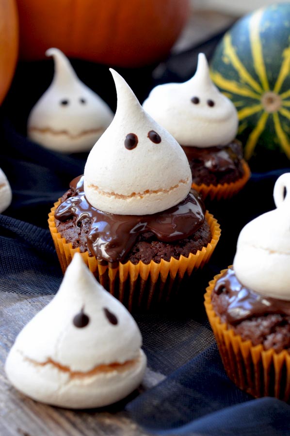 Meringue Ghost Cupcakes for Halloween
